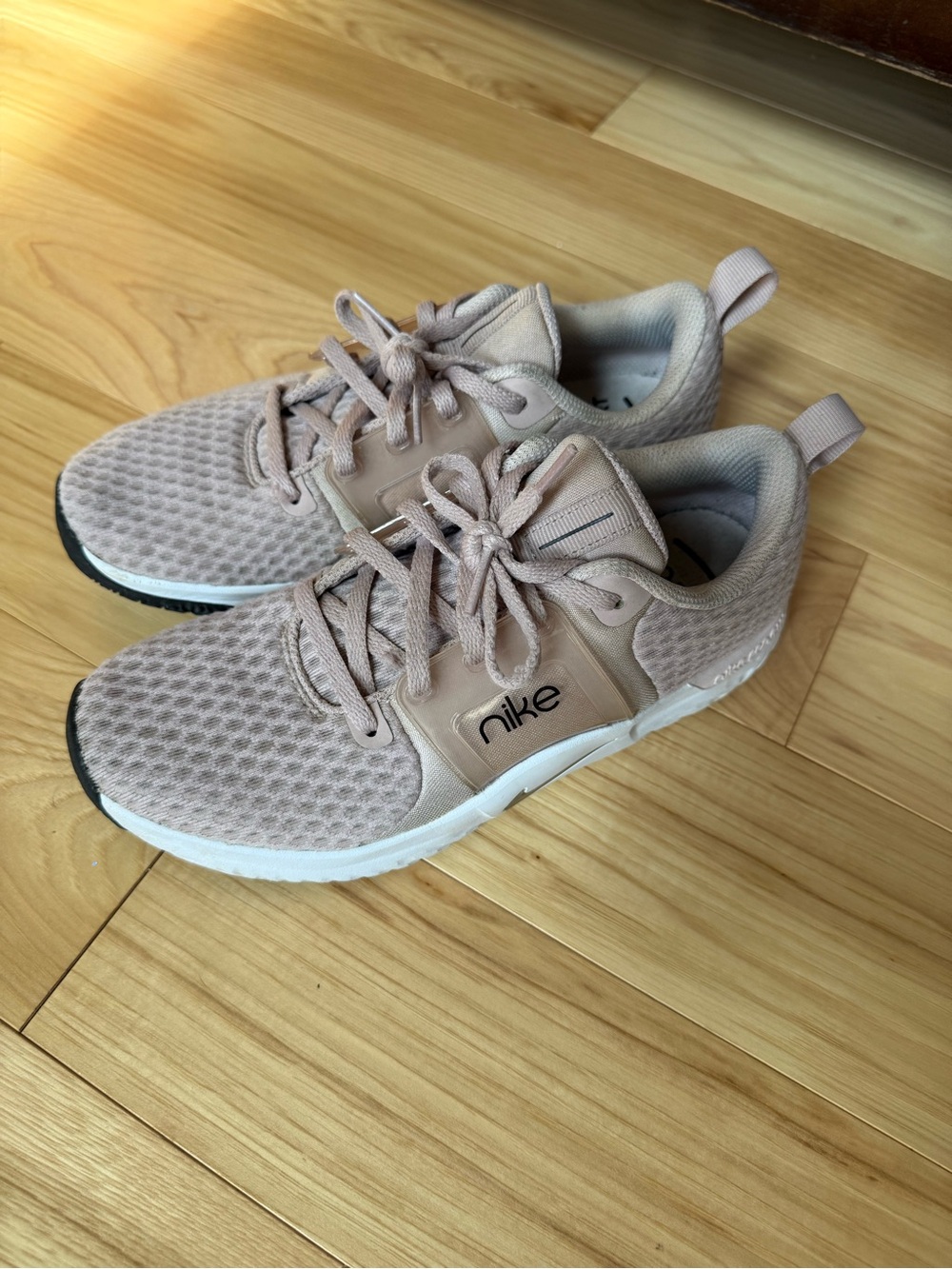Nike Women's Light Pink Mesh Athletic Sneakers